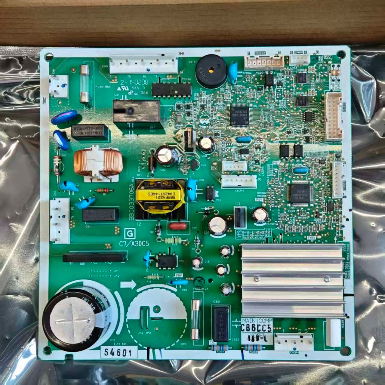 R-VG460P3M HITACHI FRIDGE PCB BOARD